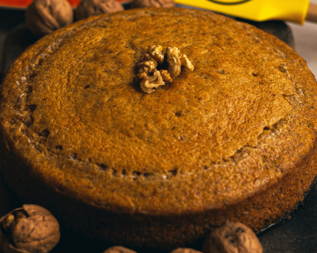 Bolo de noz húmido e crocante pronto a preparar – Cafés Serrano