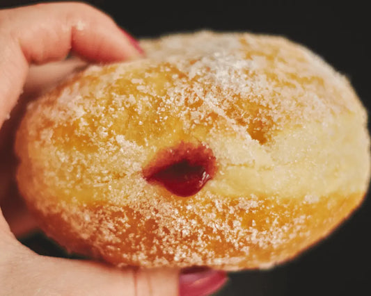 Bolas de Berlim recheadas com creme – doce típico português