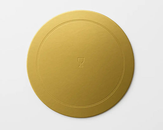 Prato dourado em cartolina com revestimento antigordura para bolos – Cafés Serrano