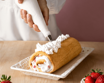 Torta enrolada recheada feita com preparado fácil – Cafés Serrano